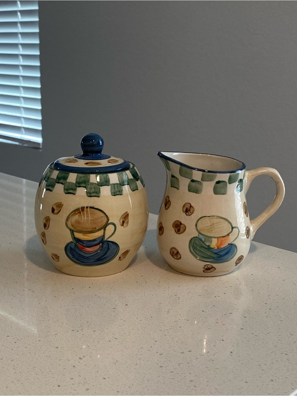 Emerald Collection Creamer & Sugar
Set Country Coffee Design